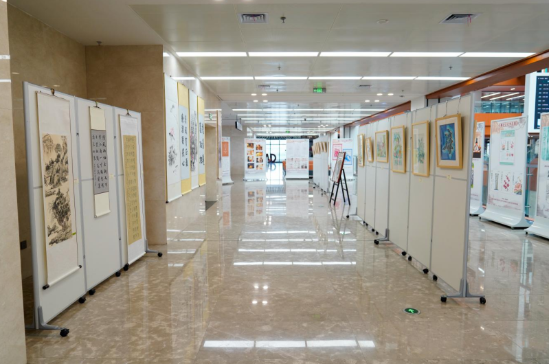 裸聊直播
举办廉洁文化作品展