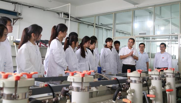 图片2 化工、应化专业学生在信丰正天伟电子科技有限公司实习.png